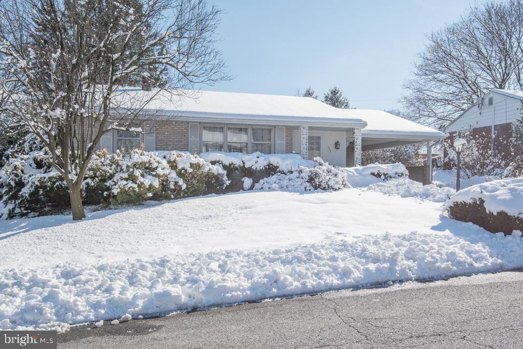 1740 Hemlock Road Lancaster, PA 17603 - Photo 2 of 25 Gallery Image 2