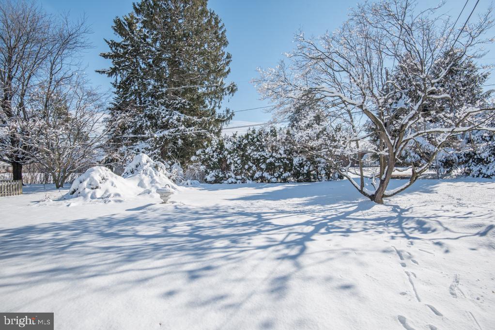 1740 Hemlock Road Lancaster, PA 17603 - Photo 5 of 25 Gallery Image 5