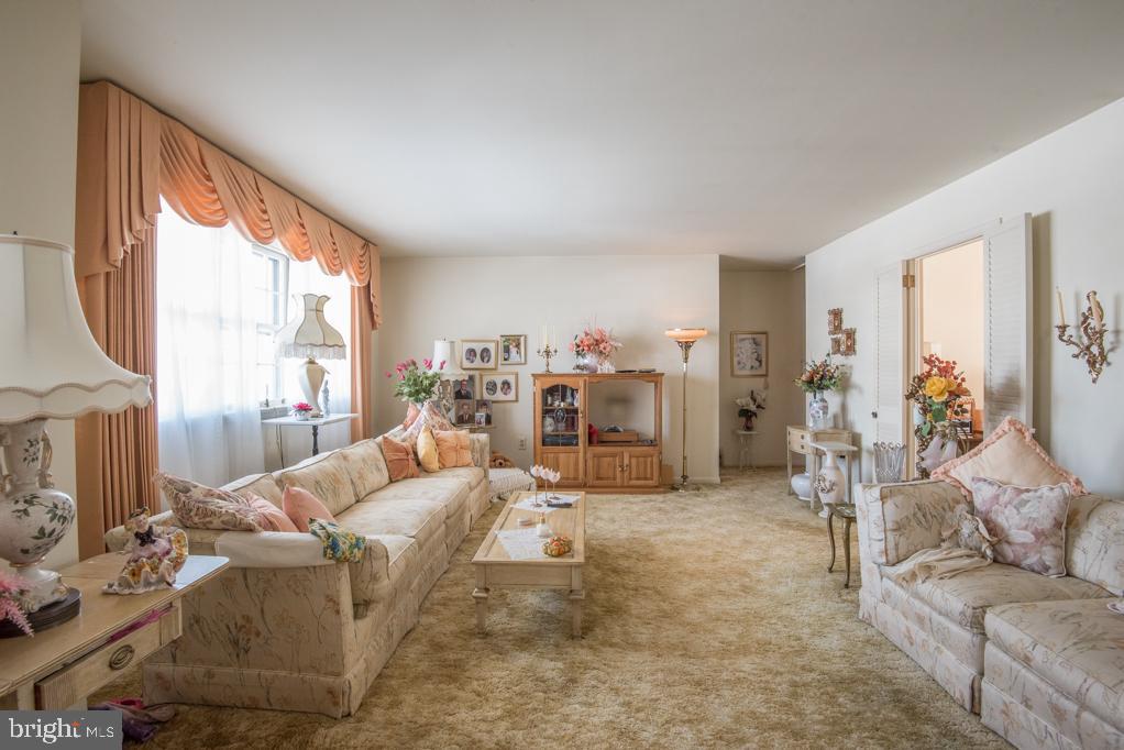 1740 Hemlock Road Lancaster, PA 17603 - Photo 6 of 25 Gallery Image 6
