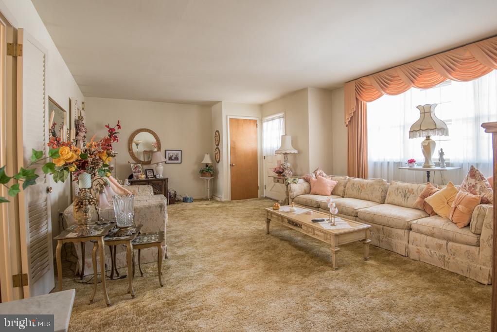 1740 Hemlock Road Lancaster, PA 17603 - Photo 8 of 25 Gallery Image 8