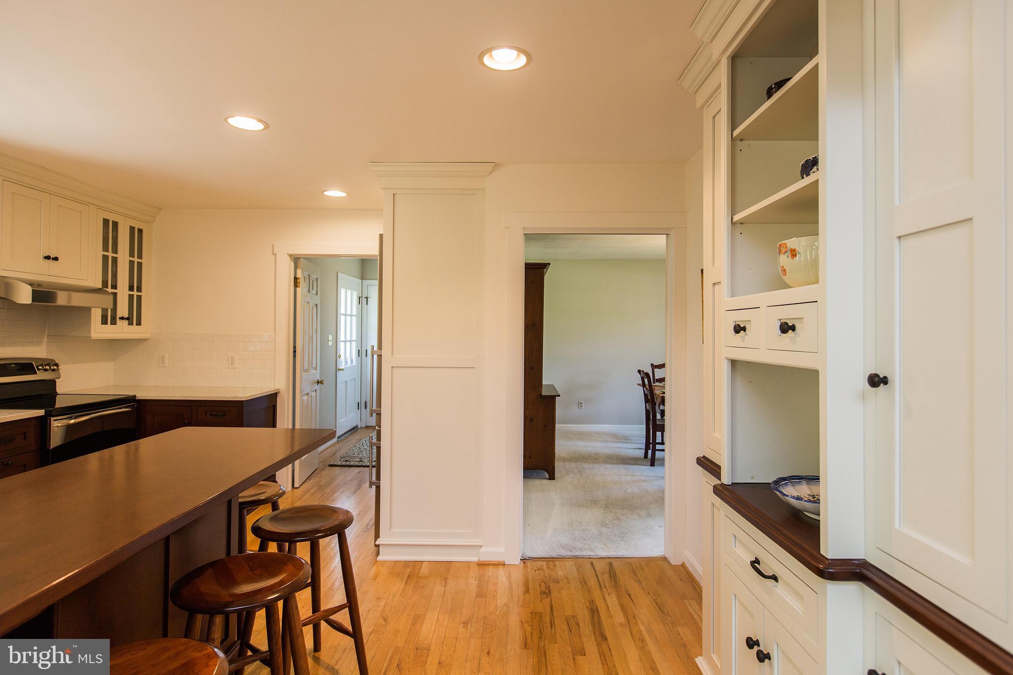 2750 Old Orchard Road Lancaster, PA 17601 - Photo 20 of 73 breakfast bar