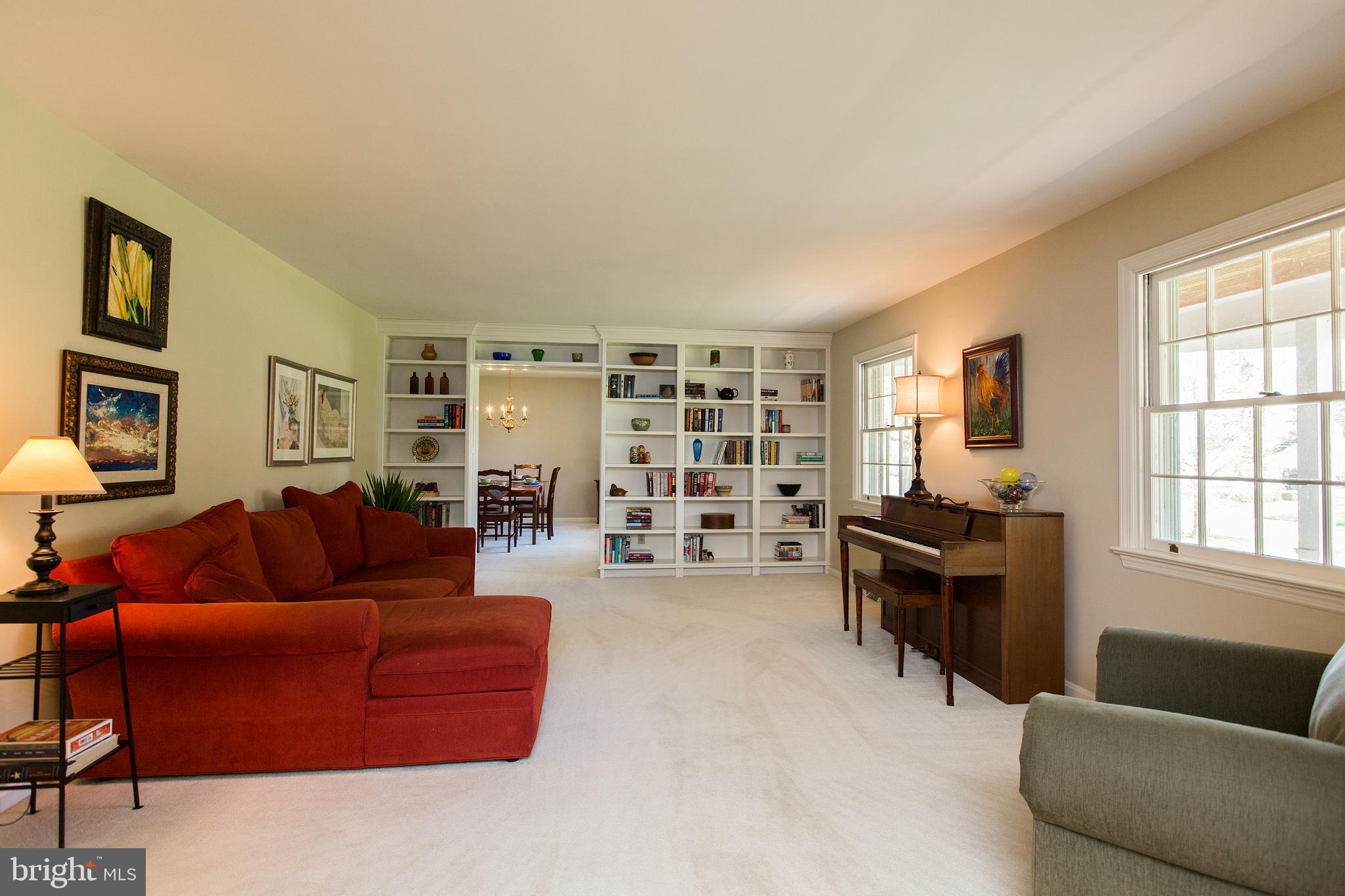2750 Old Orchard Road Lancaster, PA 17601 - Photo 35 of 73 spacious living room