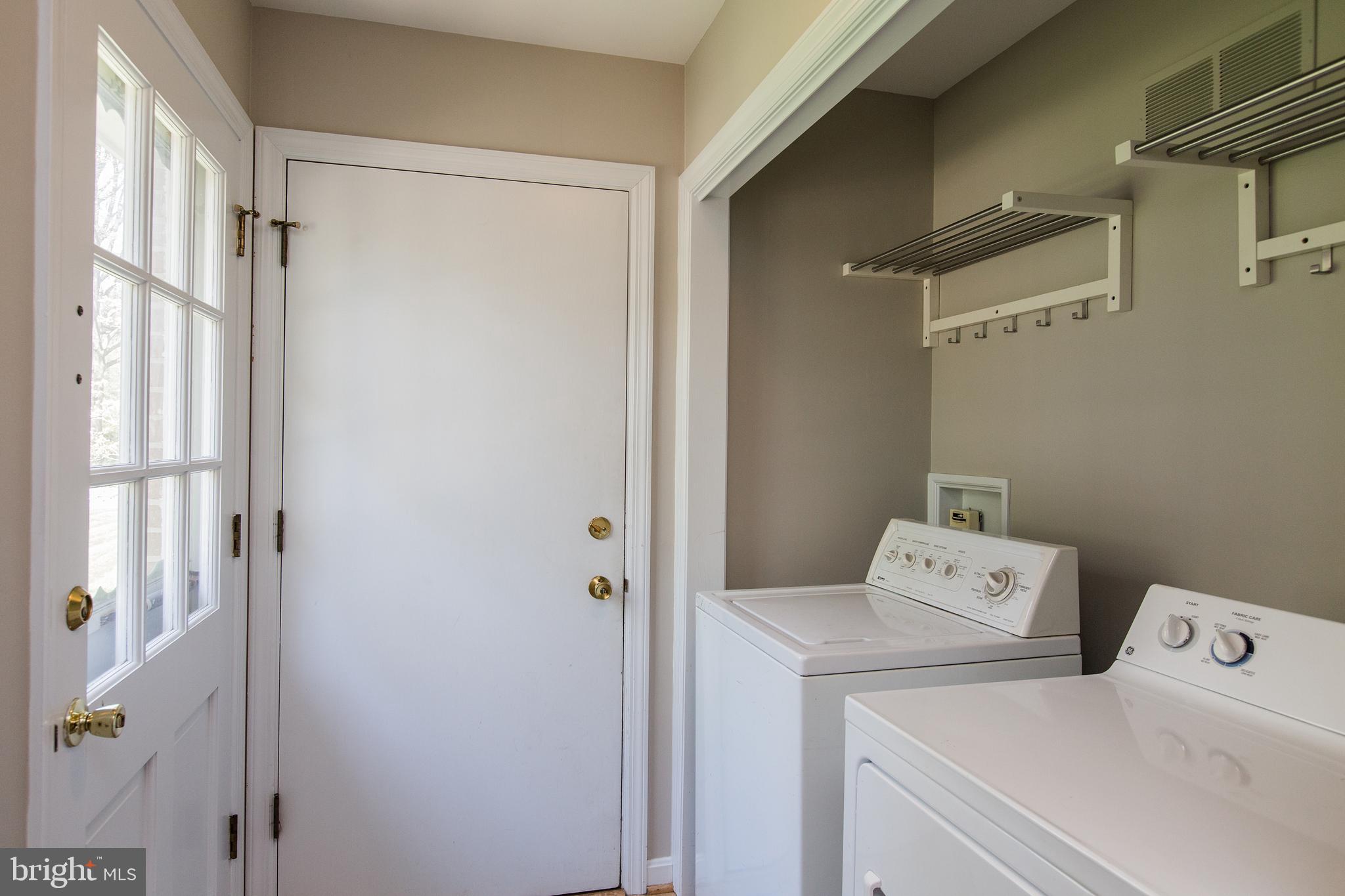 2750 Old Orchard Road Lancaster, PA 17601 - Photo 42 of 73 laundry area