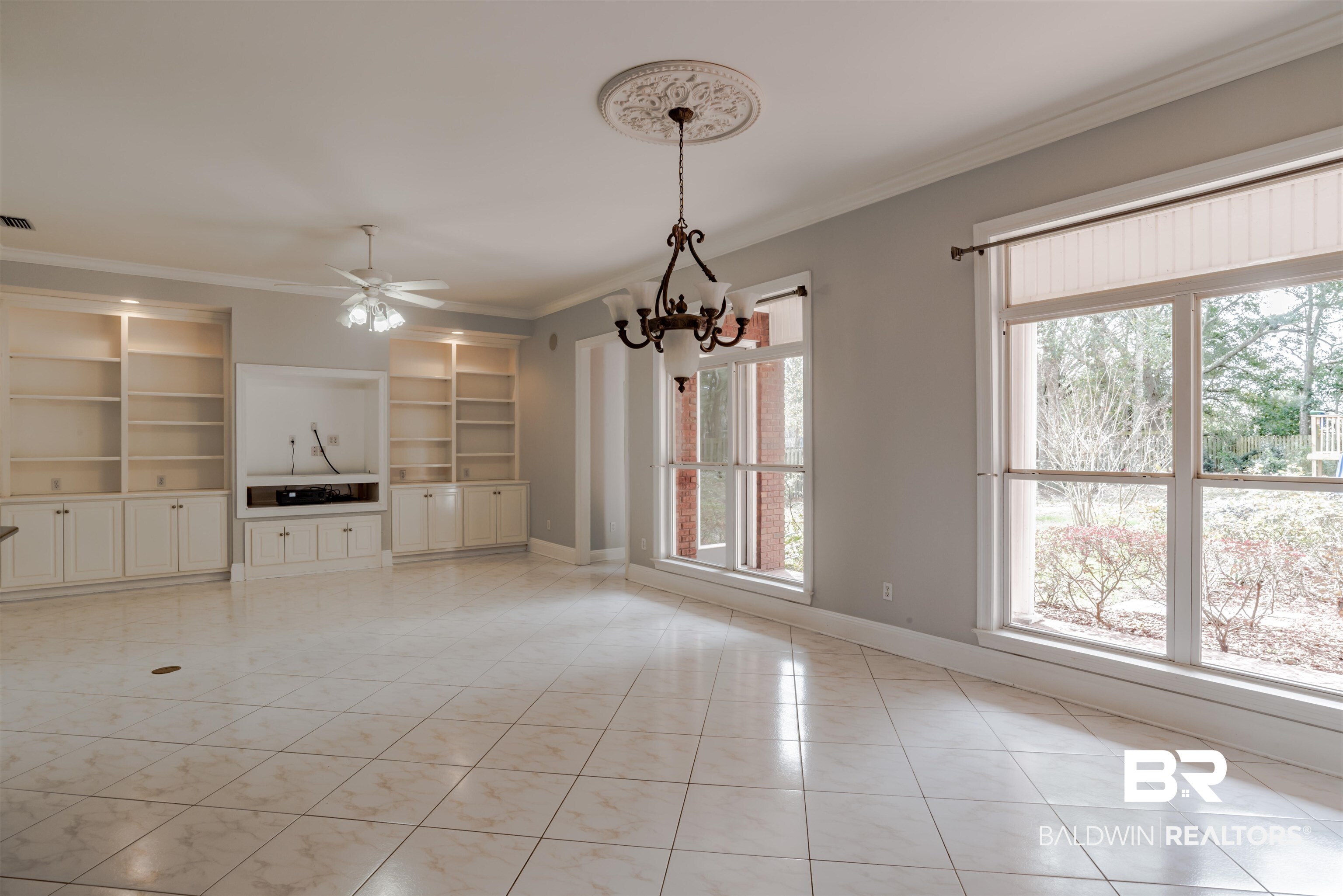8831 Kenston Court Mobile, AL 36619 - Photo 5 of 38