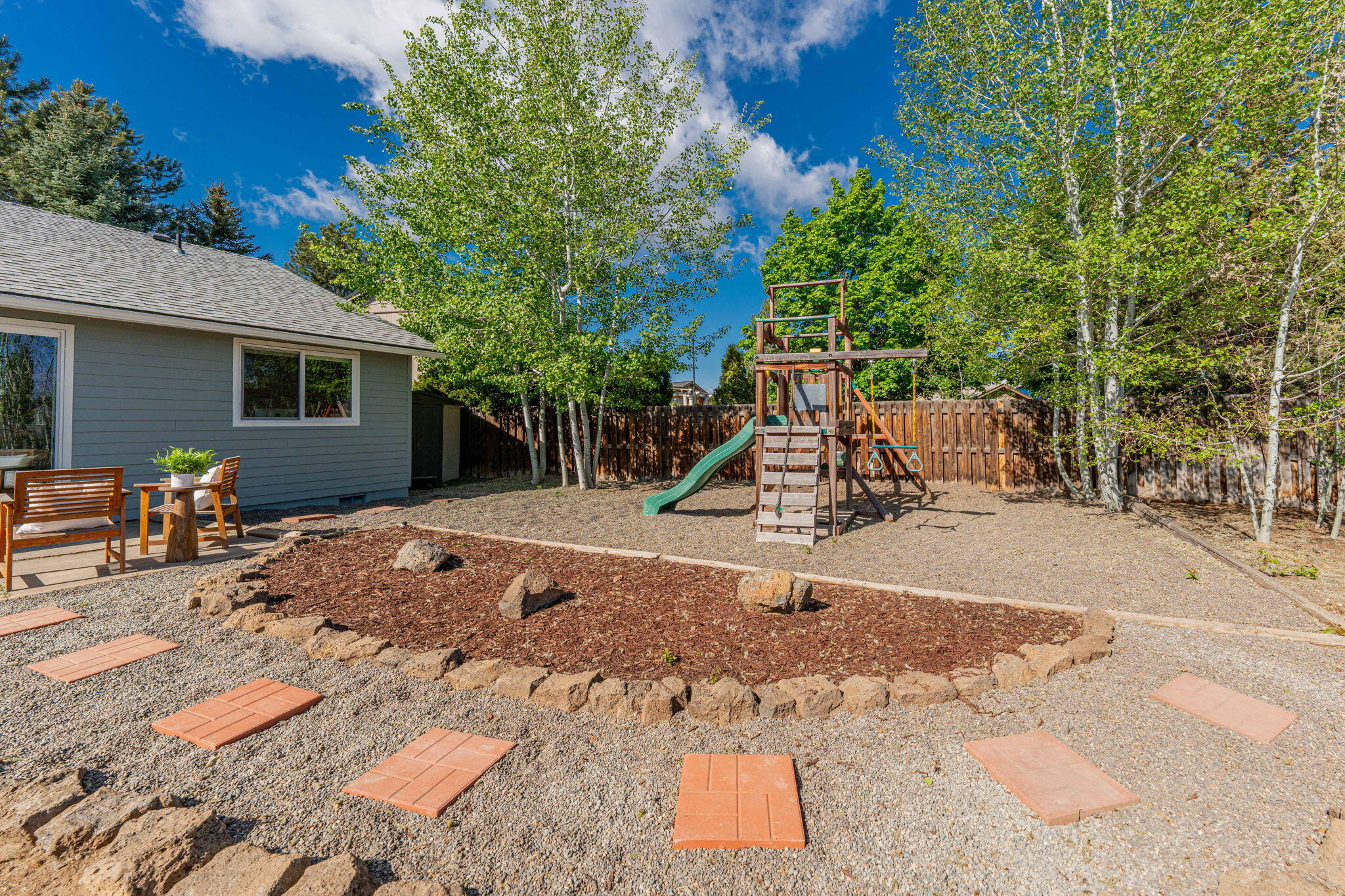 20764 Gallop Road Bend, OR 97701 - Photo 3 of 30 7-web-or-mls-Riley_Visuals-7