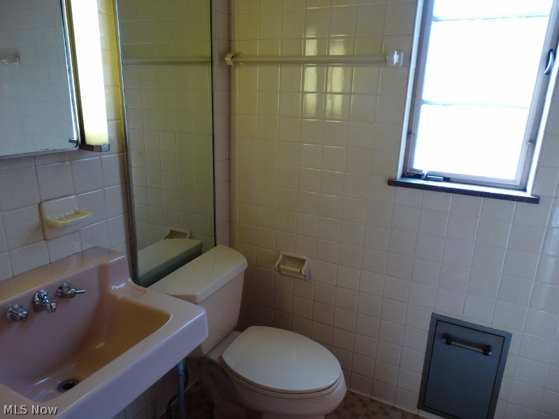 1222 Providence Road Northeast Massillon, OH 44646 - Photo 5 of 16 Gallery Image 5