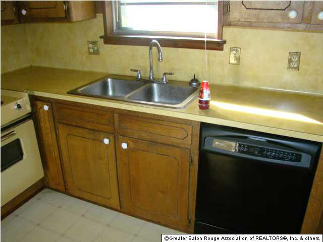 16546 Stephanie Avenue Baton Rouge, LA 70819 - Photo 3 of 8 Gallery Image 3