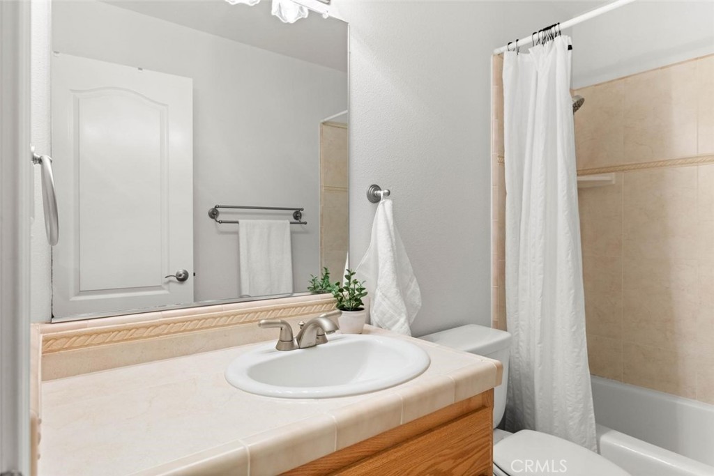 7 Hidden Brooke Way Chico, CA 95928 - Photo 14 of 40 Guest Bathroom