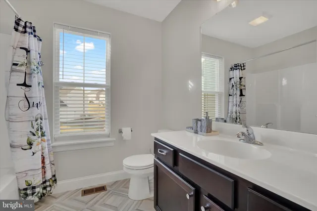 $599,900 | 2072 North Autumn Chase Drive, Mechanicsburg, PA 17055