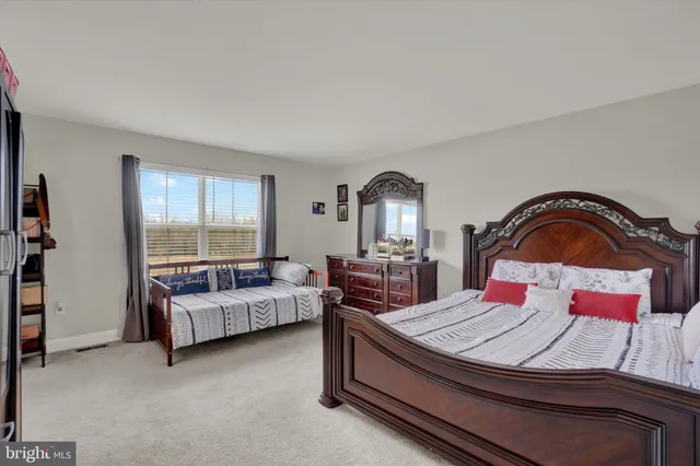 $599,900 | 2072 North Autumn Chase Drive, Mechanicsburg, PA 17055