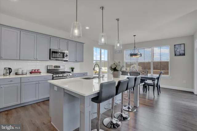 $599,900 | 2072 North Autumn Chase Drive, Mechanicsburg, PA 17055