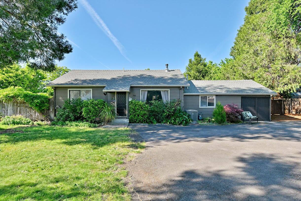 552 Gray Court Central Point, OR 97502 - Photo 29 of 29 27