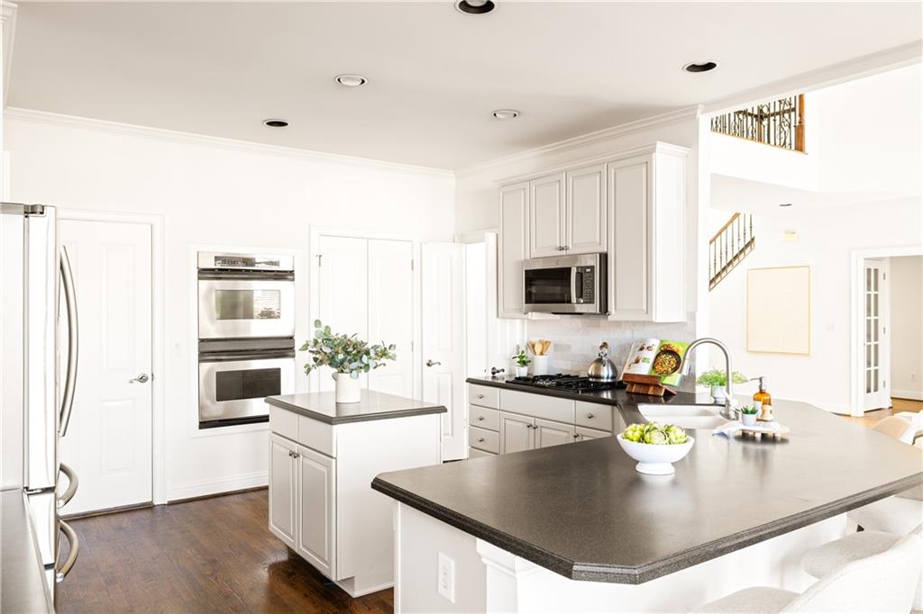 1694 Harlington Road Smyrna, GA 30082 - Photo 12 of 57