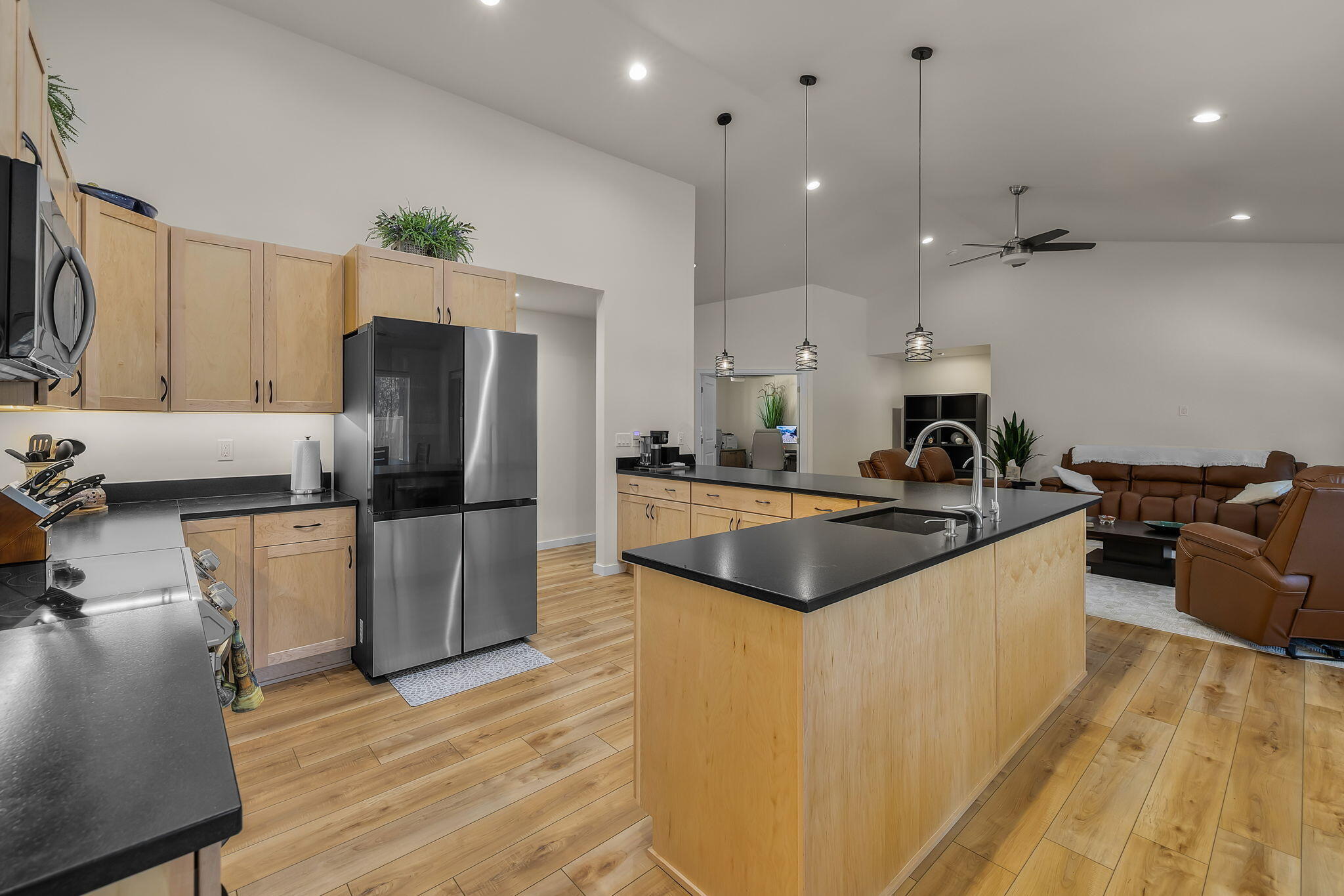 15943 Cascade Lane La Pine, OR 97739 - Photo 13 of 55 Kitchen