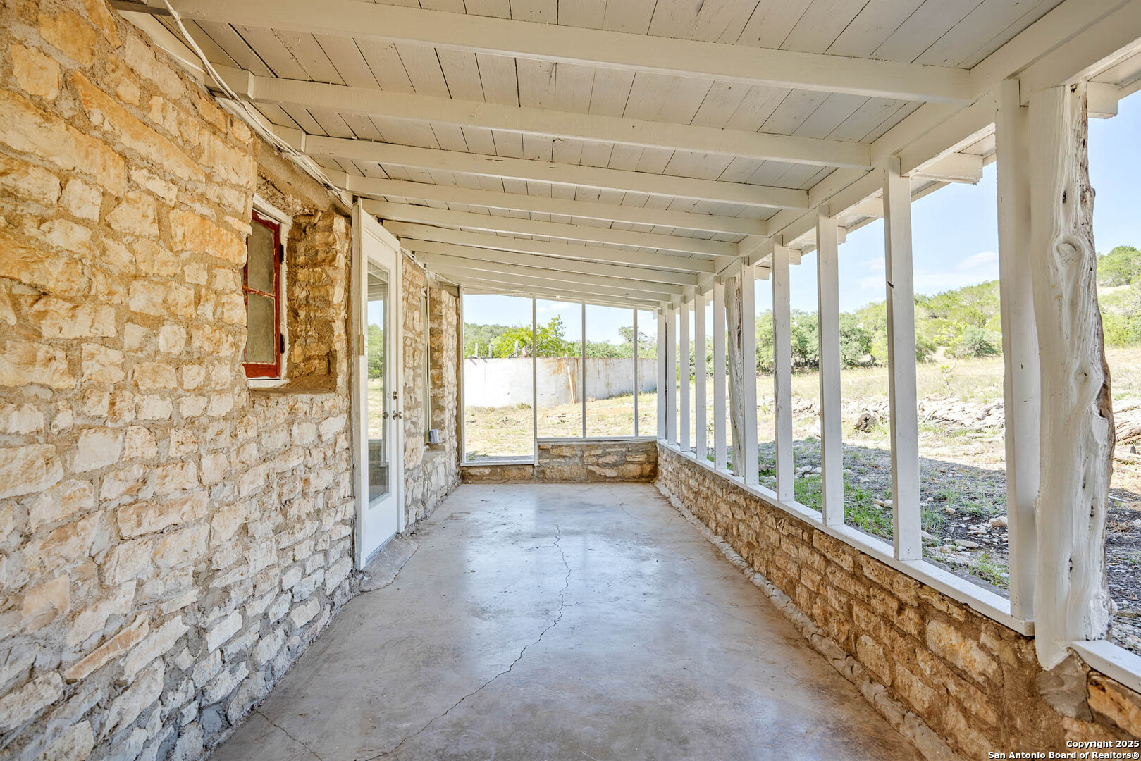 14910 Bullhead Road Barksdale, TX 78880 - Photo 20 of 50 a view of hallway with windows