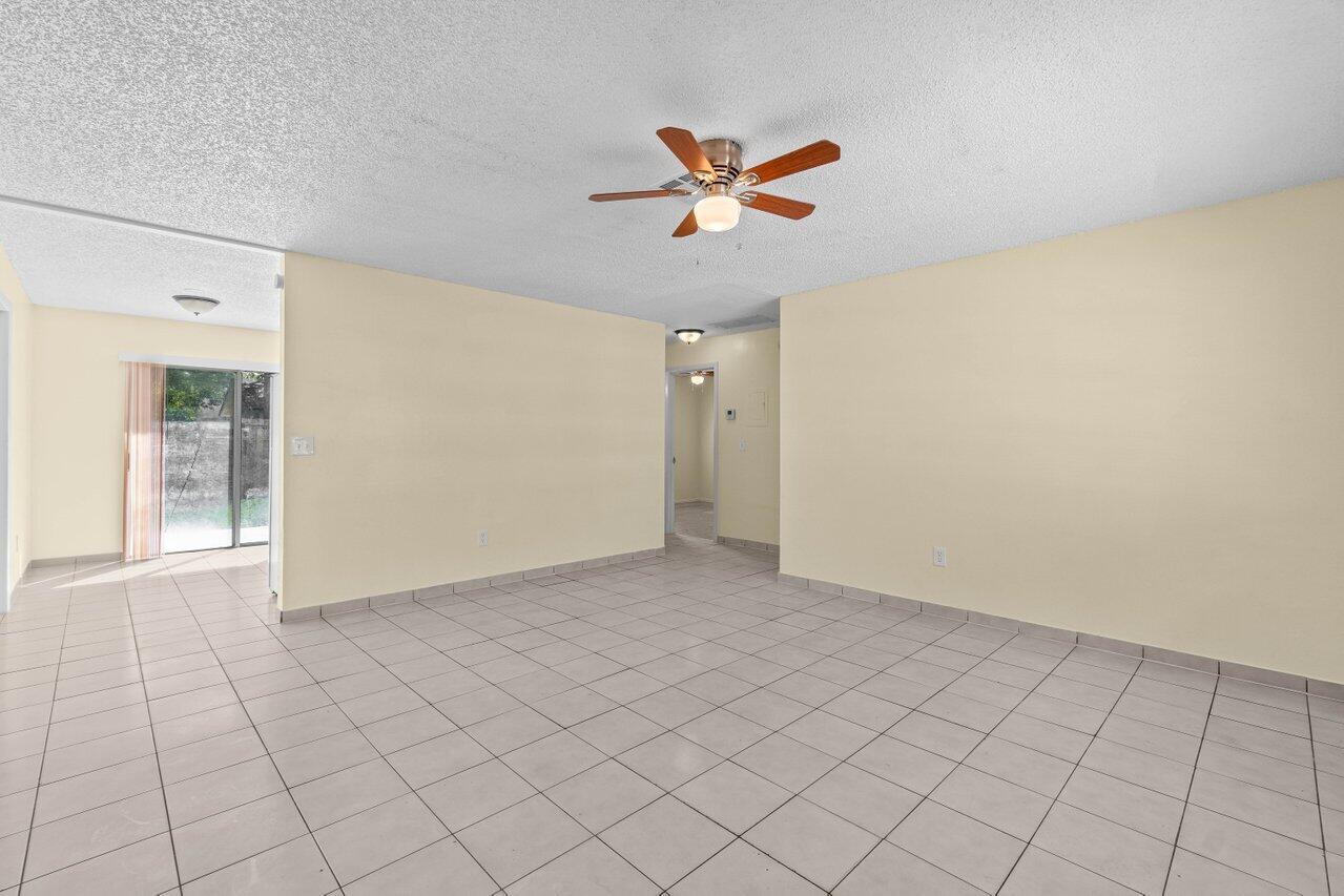 4863 Gulfstream Road Lake Worth, FL 33461 - Photo 7 of 20 006-4863GulfstreamRoad-LakeWorthBeach-FL