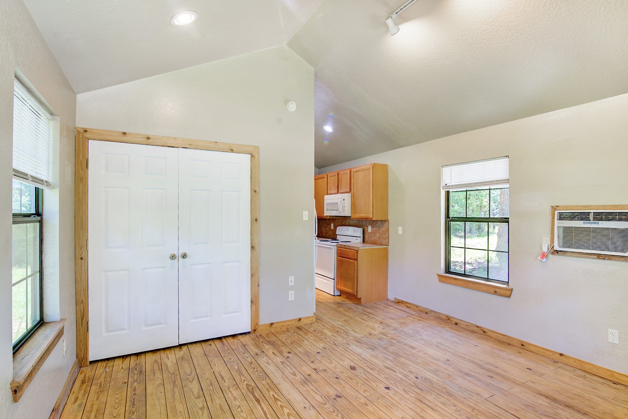 10521 Tanyard Road, Unit SM Willis, TX 77378 - Photo 3 of 11