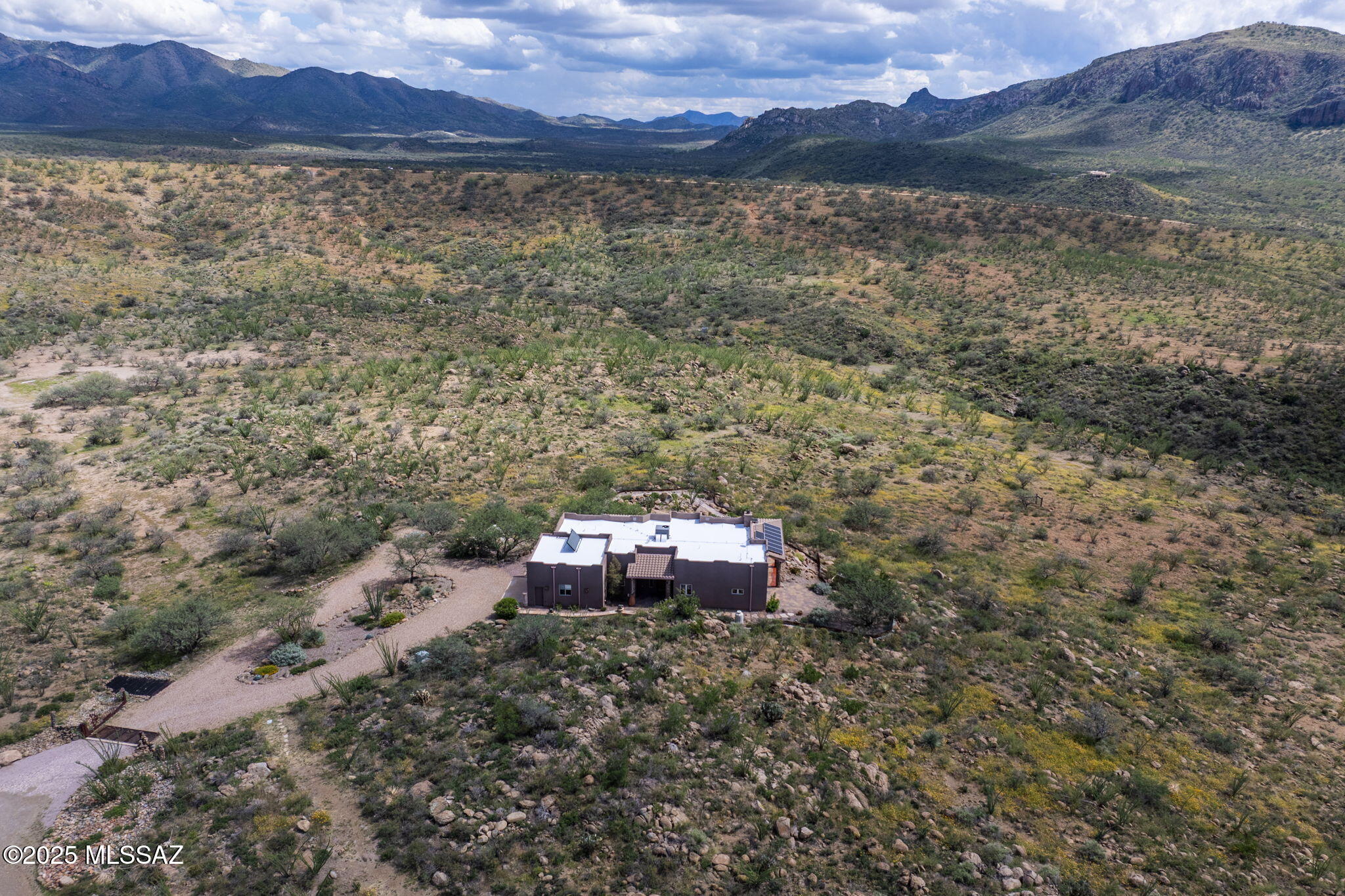51 Doc Hudson Court Rio Rico, AZ 85648 - Photo 4 of 49 Gallery Image 4