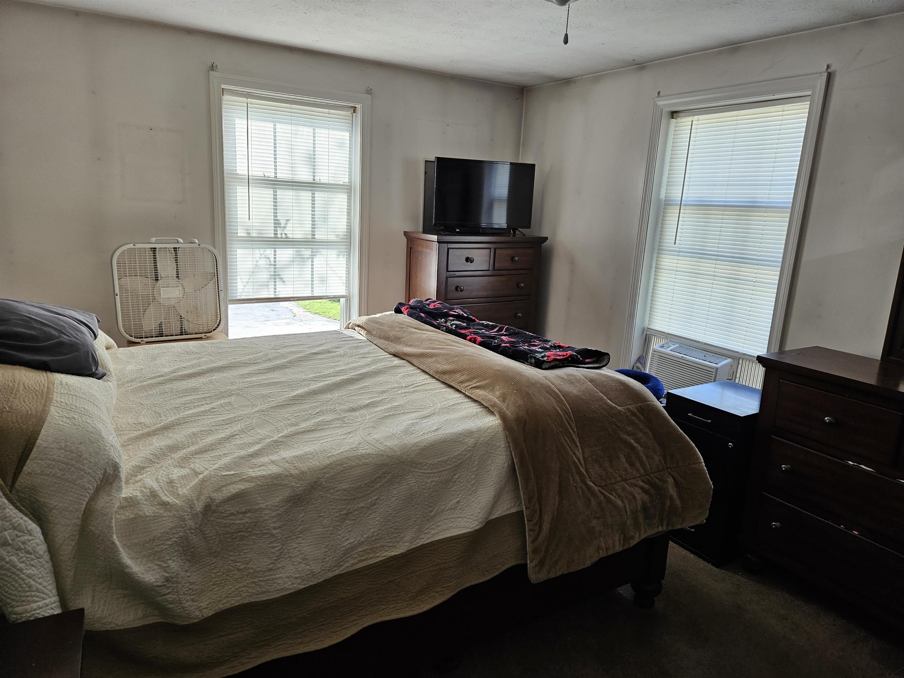 291 Porter Street Manchester, NH 03103 - Photo 4 of 21 Gallery Image 4