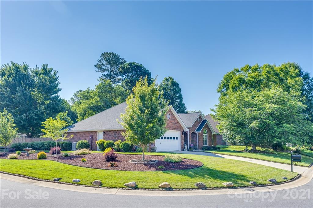 711 Monticello Drive Fort Mill, SC 29708 - Photo 39 of 45 a front view of house with yard and green space