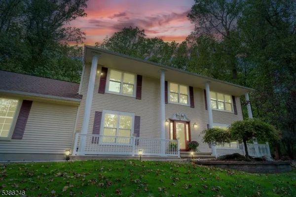 $990,000 | 9 Stirrup Way, Princeton, NJ 08540