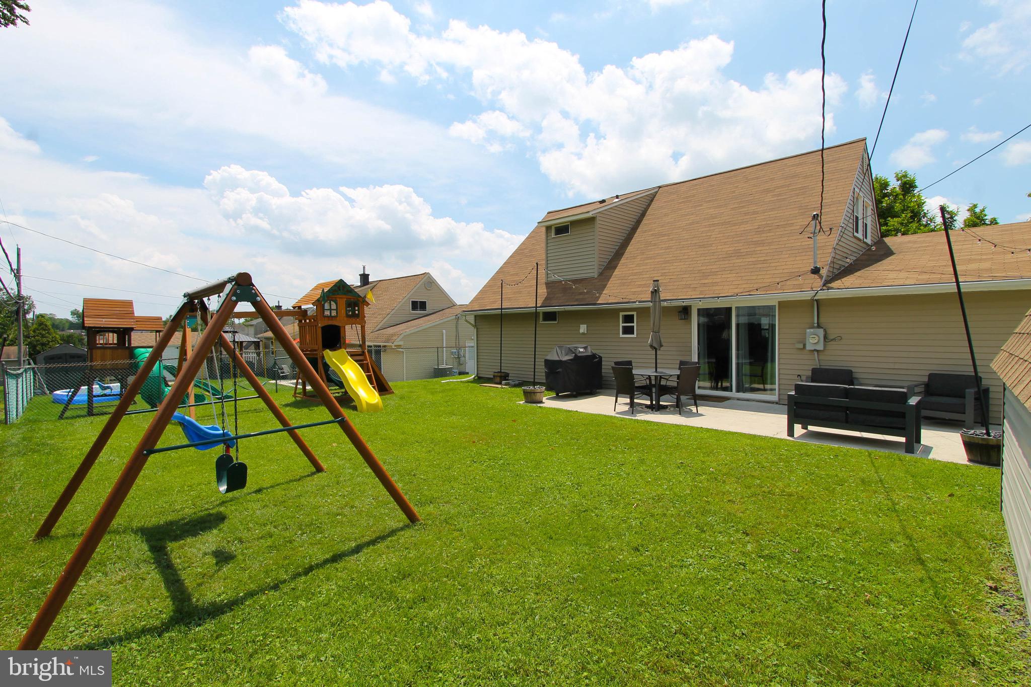 34 Hemlock Road Levittown, PA 19056 - Photo 2 of 41