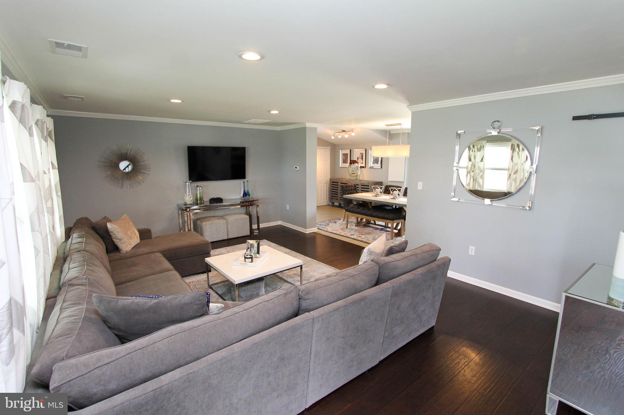 34 Hemlock Road Levittown, PA 19056 - Photo 3 of 41