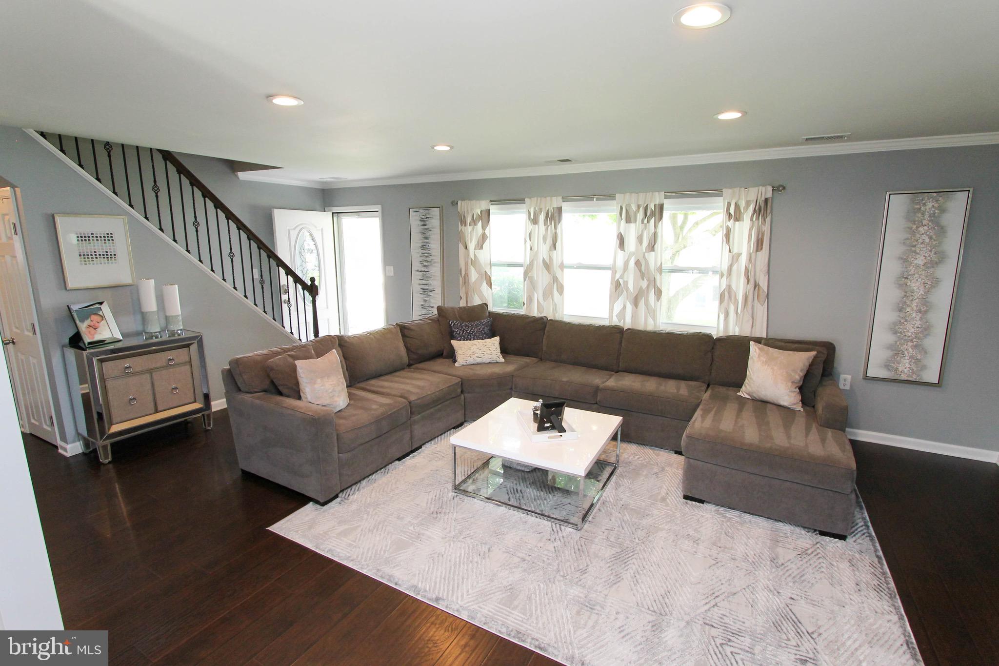 34 Hemlock Road Levittown, PA 19056 - Photo 5 of 41