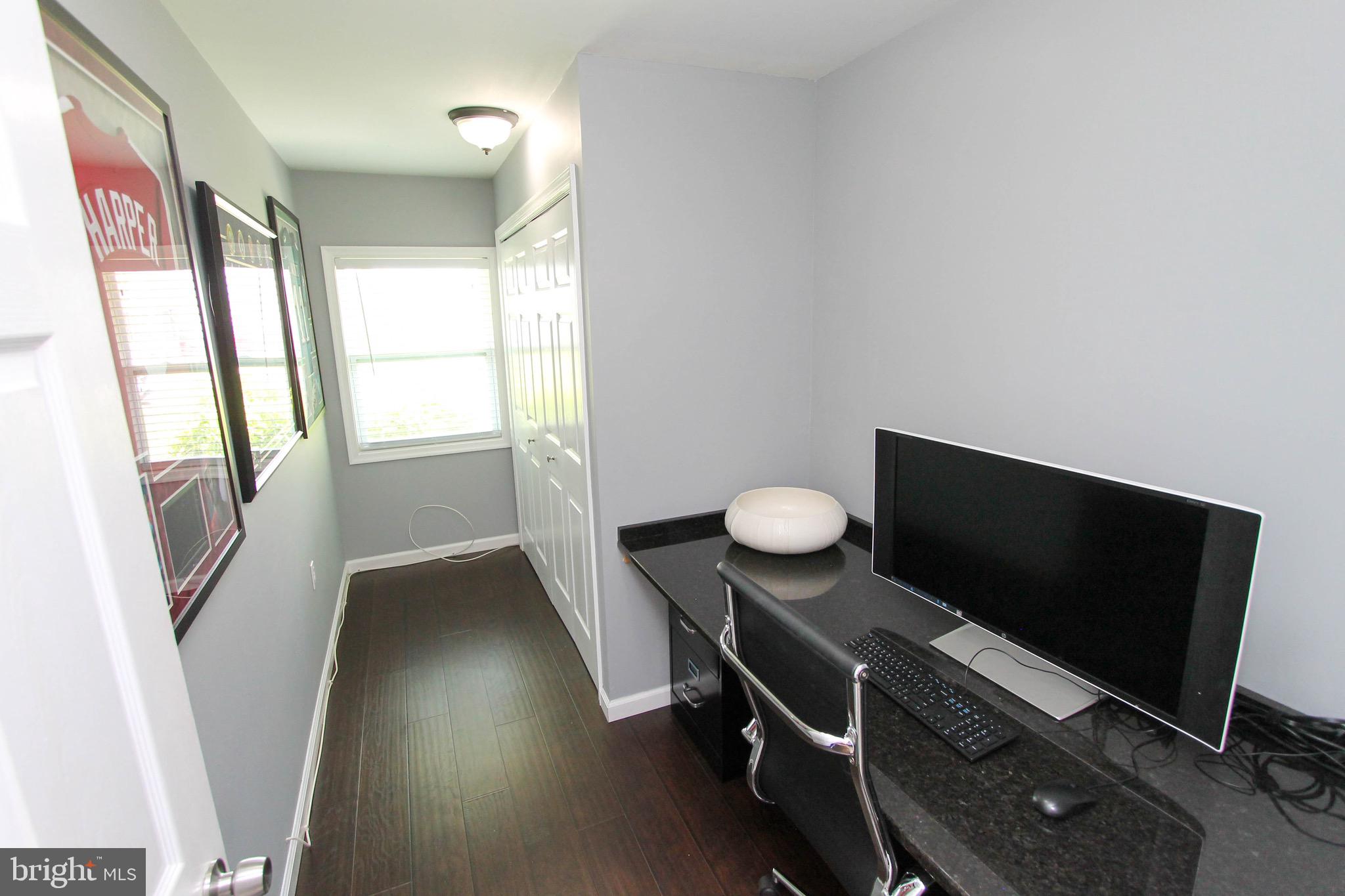 34 Hemlock Road Levittown, PA 19056 - Photo 10 of 41