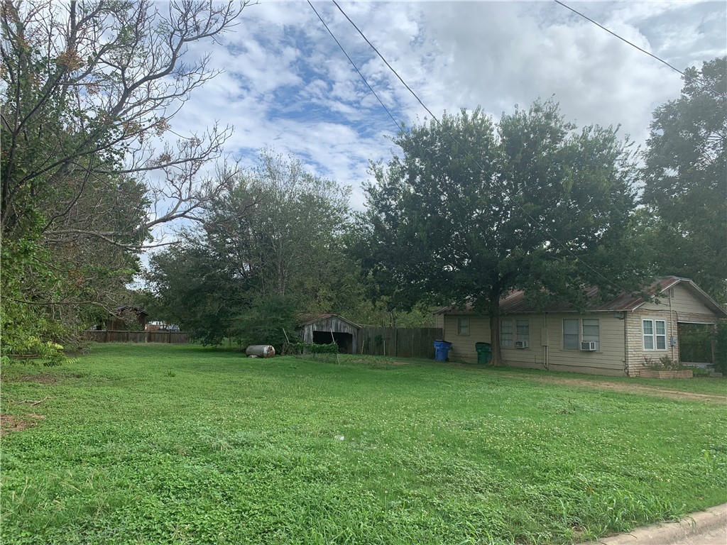 2305 Main Street Bastrop, TX 78602 - Photo 9 of 11