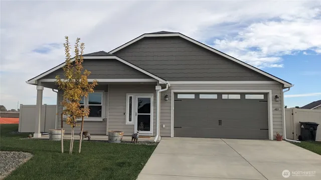 $419,950 | 403 Lambert Court, Grandview, WA 98930