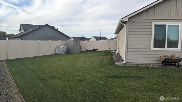 $419,950 | 403 Lambert Court, Grandview, WA 98930