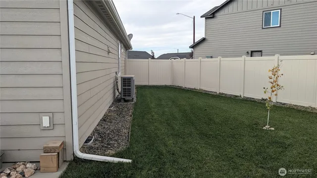 $419,950 | 403 Lambert Court, Grandview, WA 98930