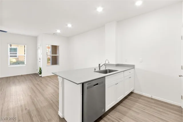 $349,990 | 491 Waterfall Cove, Henderson, NV 89002