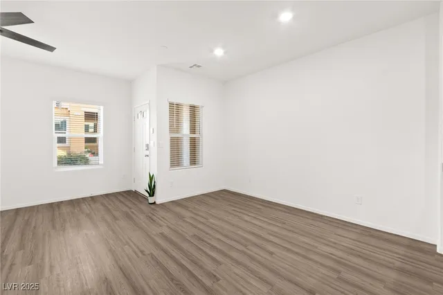 $349,990 | 491 Waterfall Cove, Henderson, NV 89002