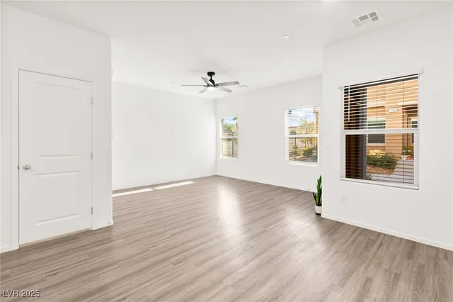 $349,990 | 491 Waterfall Cove, Henderson, NV 89002