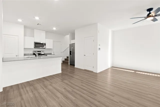 $349,990 | 491 Waterfall Cove, Henderson, NV 89002