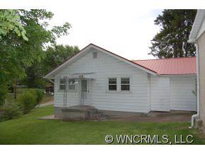 563 Thompson Cove Road Clyde, NC 28721 - Photo 3 of 7