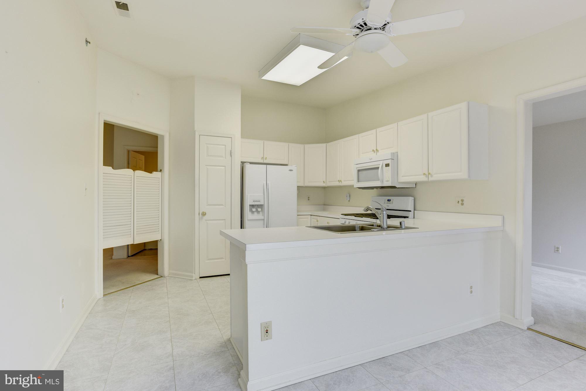405 Kilree Road, Unit 303 Lutherville-Timonium, MD 21093 - Photo 7 of 23 Kitchen