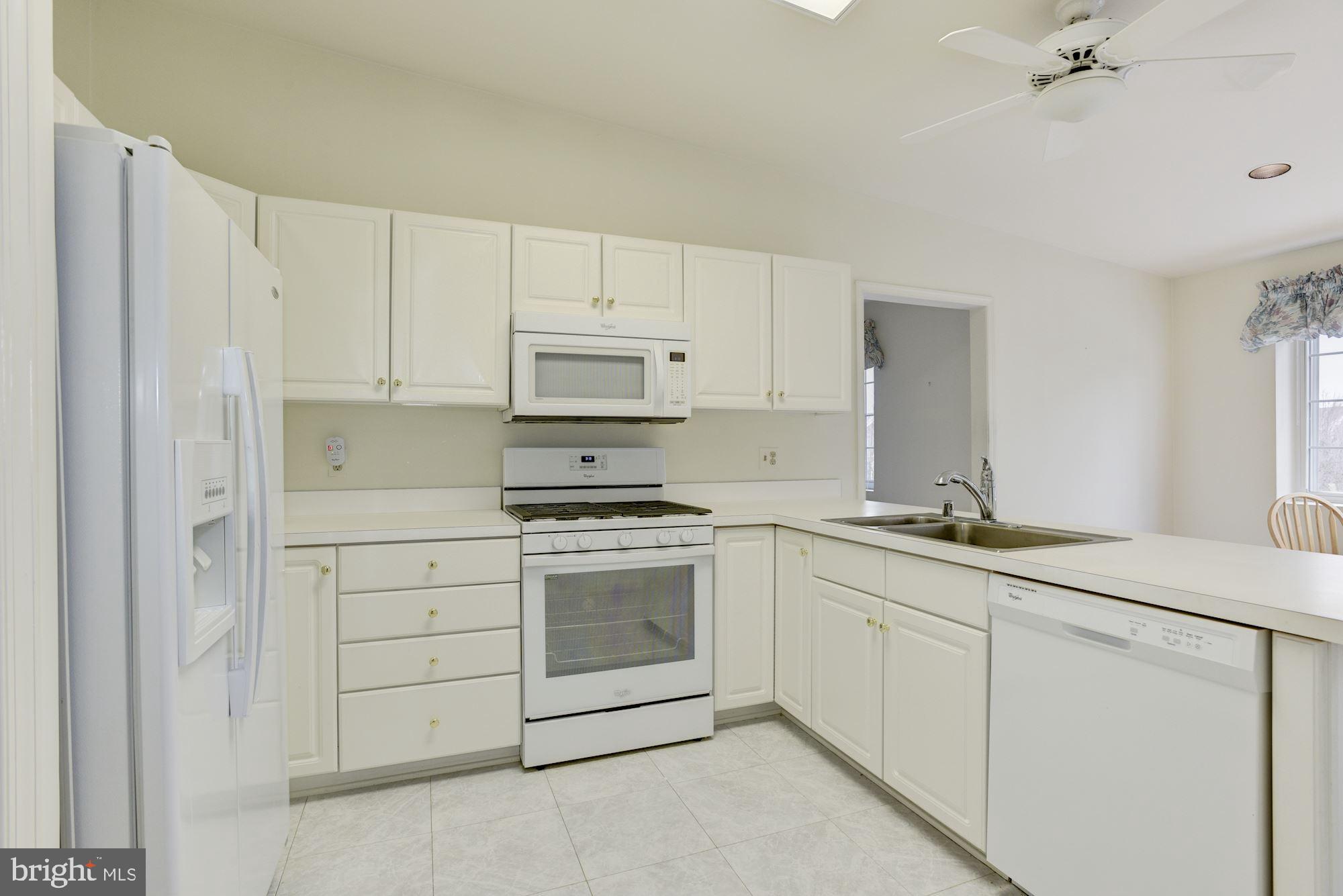 405 Kilree Road, Unit 303 Lutherville-Timonium, MD 21093 - Photo 8 of 23 Kitchen