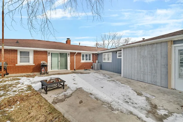 $369,900 | 1616 Mayfield Avenue, Joliet, IL 60435