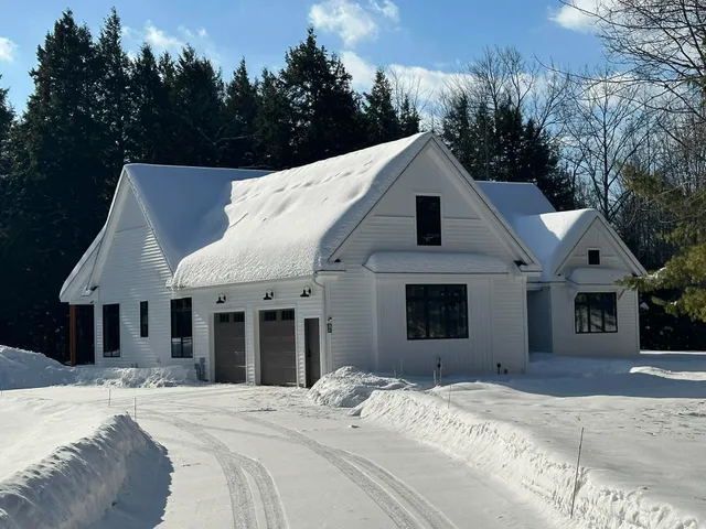 $1,150,000 | 123 Oxbow Lane, Conway, NH 03818