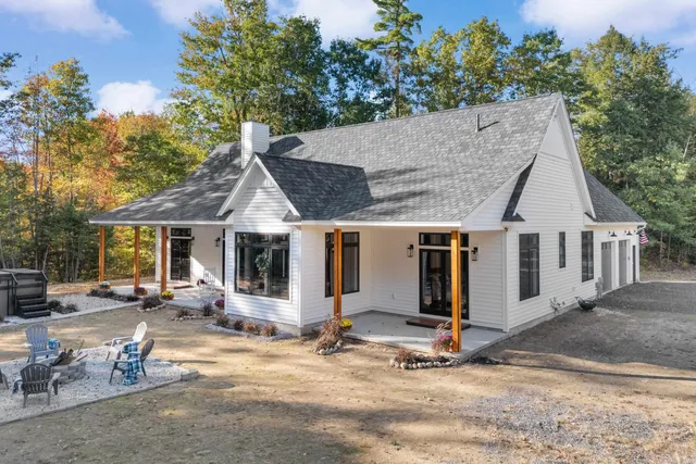 $1,150,000 | 123 Oxbow Lane, Conway, NH 03818
