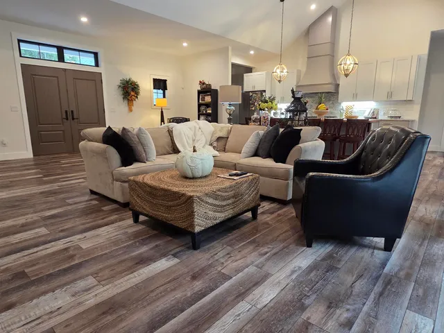 $1,150,000 | 123 Oxbow Lane, Conway, NH 03818