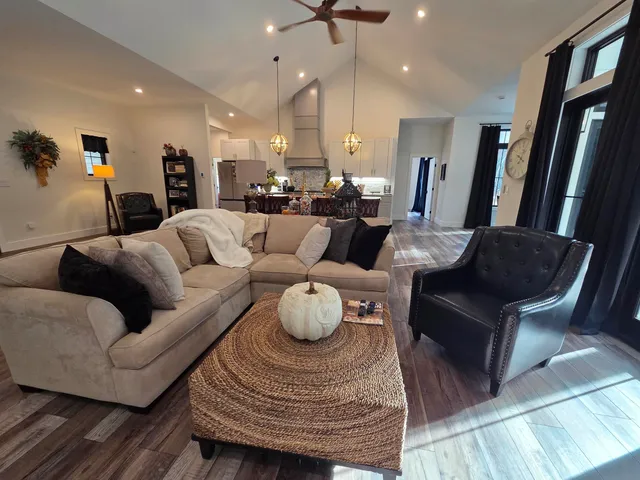 $1,150,000 | 123 Oxbow Lane, Conway, NH 03818