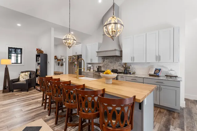 $1,150,000 | 123 Oxbow Lane, Conway, NH 03818