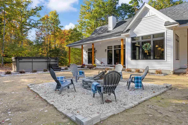 $1,150,000 | 123 Oxbow Lane, Conway, NH 03818