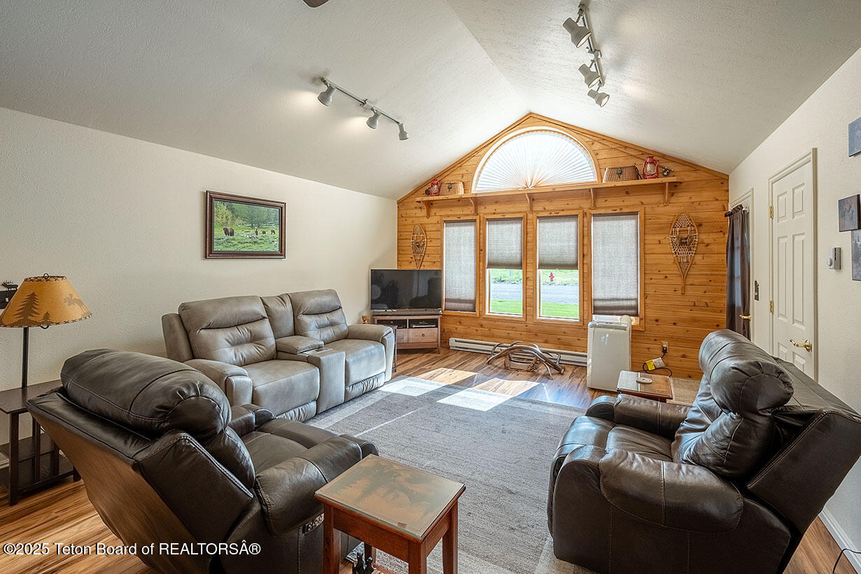 158 Holly Drive Star Valley Ranch, WY 83127 - Photo 7 of 28 Hurst int 6001