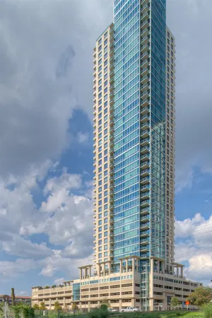 $2,450 | 300 Bowie Street, Unit 504, Austin, TX 78703