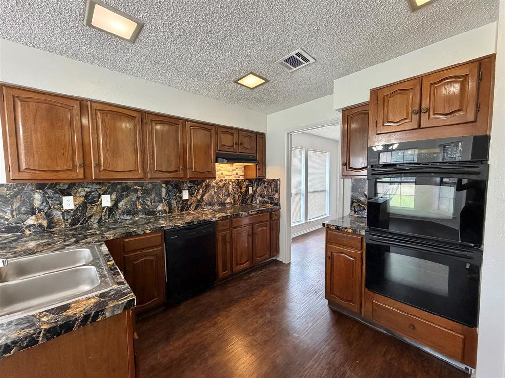 13339 Fall Manor Drive Dallas, TX 75243 - Photo 2 of 16